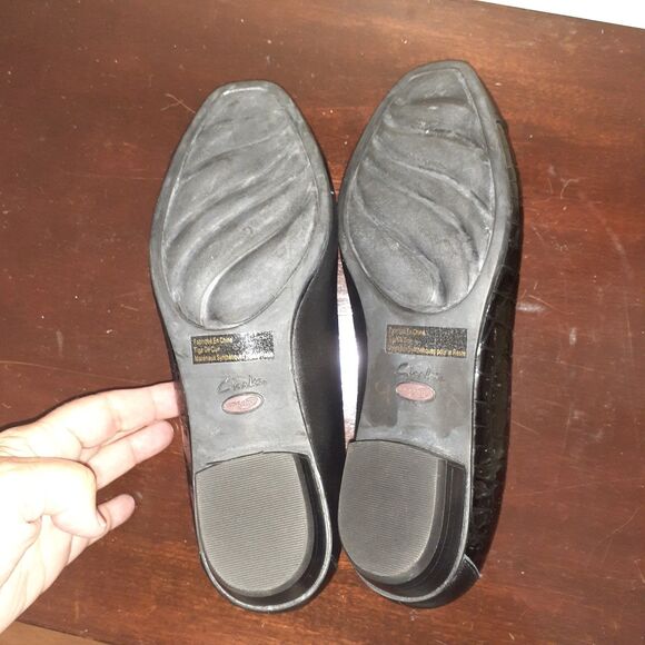 Clarks Shoes Black Leather Low Heel Slip-On Comfort Shoes 8 W Wide 83060 Career - Picture 11 of 12